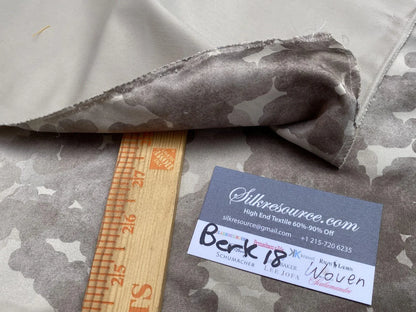 4 Berkbox18 Scalamandre Print 1.2 Yards Gray Cloud