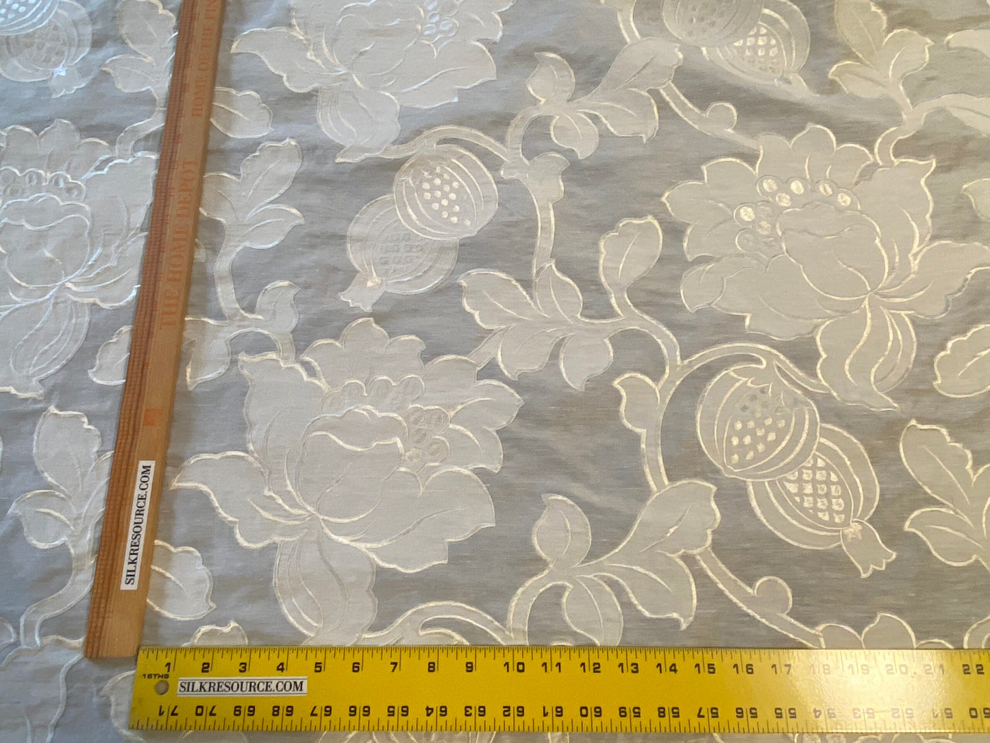 Scalamandre Granada Ivory White Peony Pomegranate Embroidery Linen MSRP USD286/Y