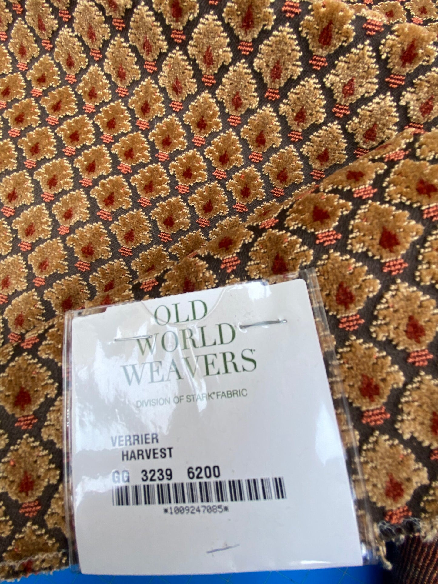 9 Berkbox100 Square Jacquard by Old World Weavers Verrier Harvest Gold Black Diamond Ogee MSRP USD 668/y