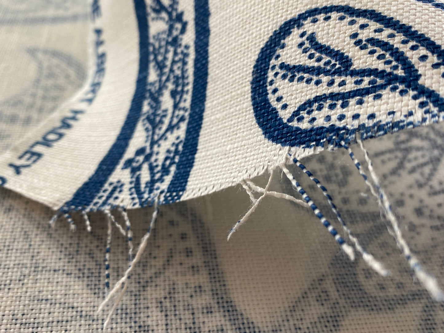 0.4Y Scalamandre Brooke Navy On White Blue Cotton Linen Print Heavy Cotton Linen Jacobean Flower Albert Hadley (Copy)