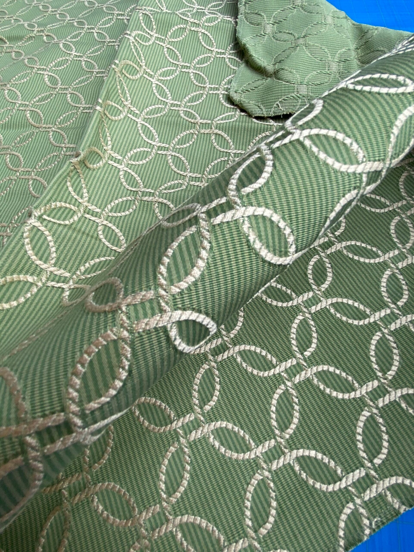 16 Berkbox100 Square Jacquard Green White Dot Circle Art Deco MSRP USD300+/y