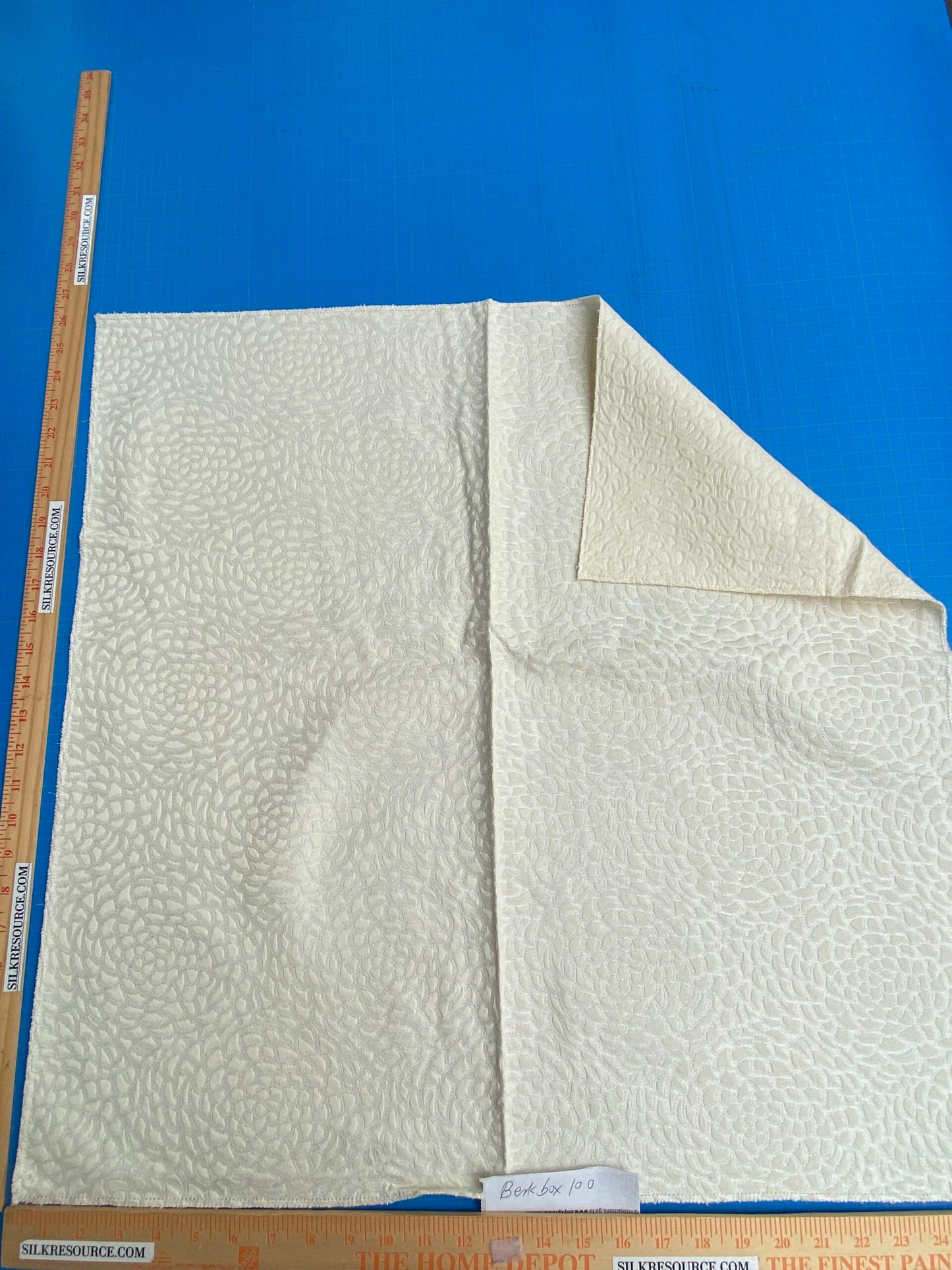 24 Berkbox100 Square Jacquard Small Scale Texture White MSRP USD300+/y