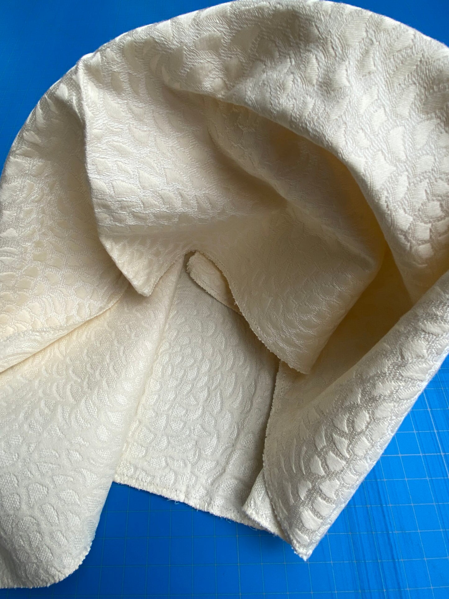 24 Berkbox100 Square Jacquard Small Scale Texture White MSRP USD300+/y