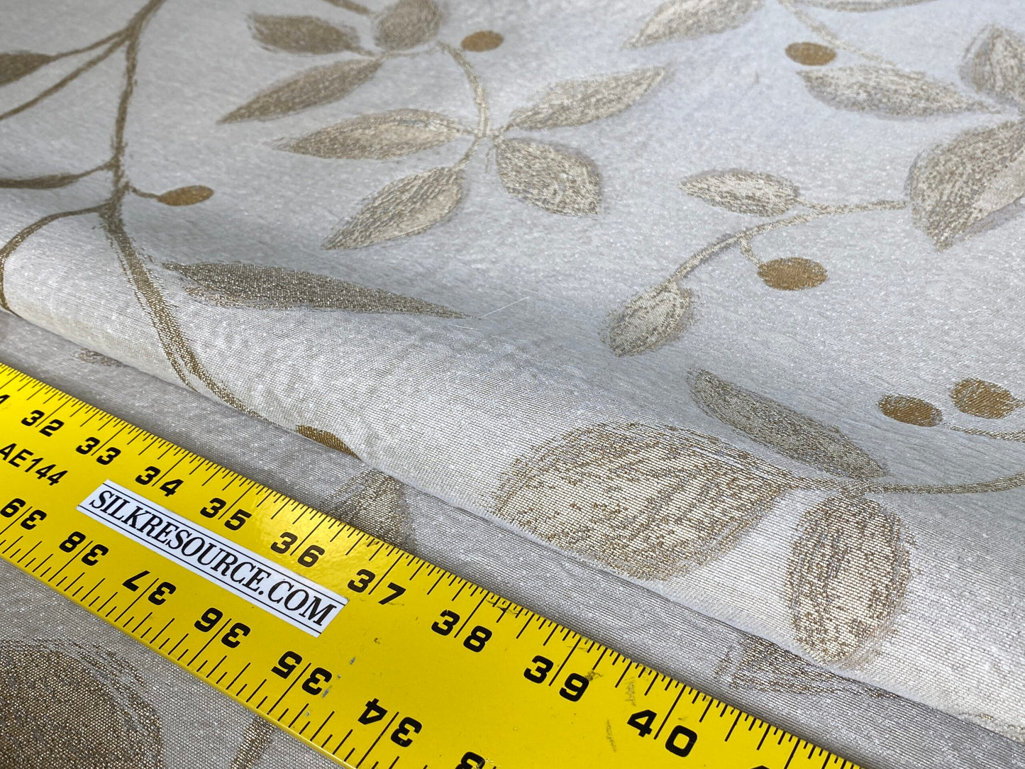 By Yd Kravet Couture Belladonna Silk Wool Damask Gold Cream Pearly Red Berry Vine MSRP$316/Y