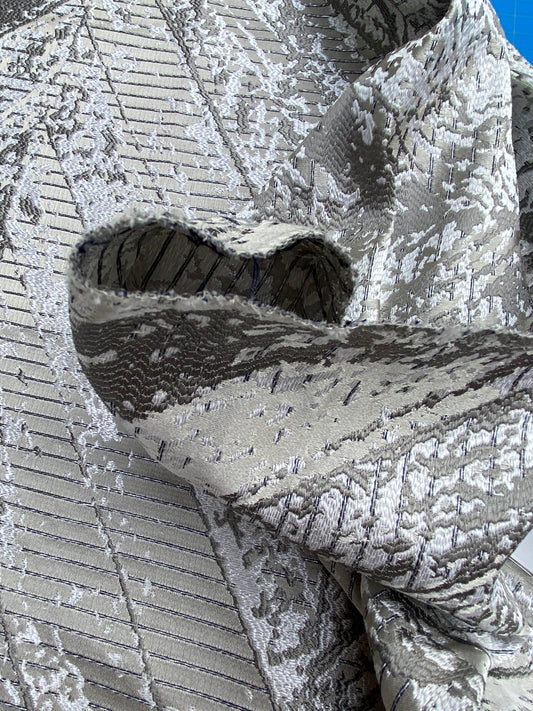 1 Berkbox101 Square Silky by Old World Weavers Chiron Cosmic Dust Gray White Geometric MSRP USD 300+/y