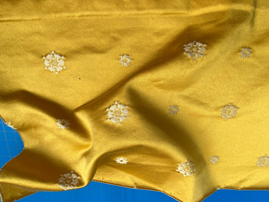 3 Berkbox101 Square Silk by Lelievre Paris Gericault Seat and Back Or Yellow White House Neoclassic Medallion MSRP USD500+/y