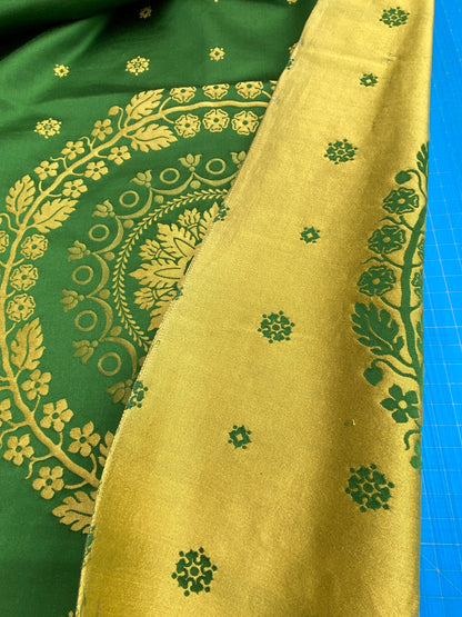 8 Berkbox101 Square Silk by Lelievre Paris Gericault Seat and Back Vert Green White House Neoclassic Medallion 25"L x 58"W MSRP USD500+/y