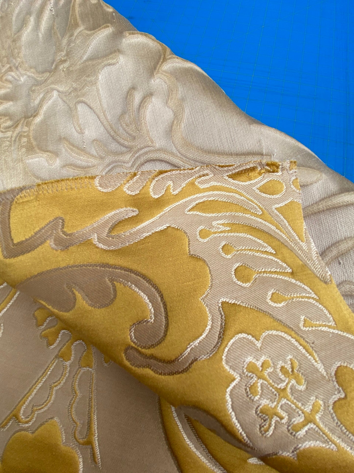 16 Berkbox101 Square Silky by Lelievre Paris Odalisque Ho Or Yellow Damask Historic MSRP USD 668/y