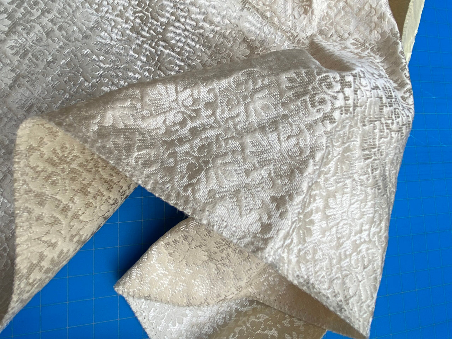 24 Berkbox101 Square Silk by Old World Weavers Carlos Small Damask Ivory Cream White Brown Small Scale MSRP USD300+/y