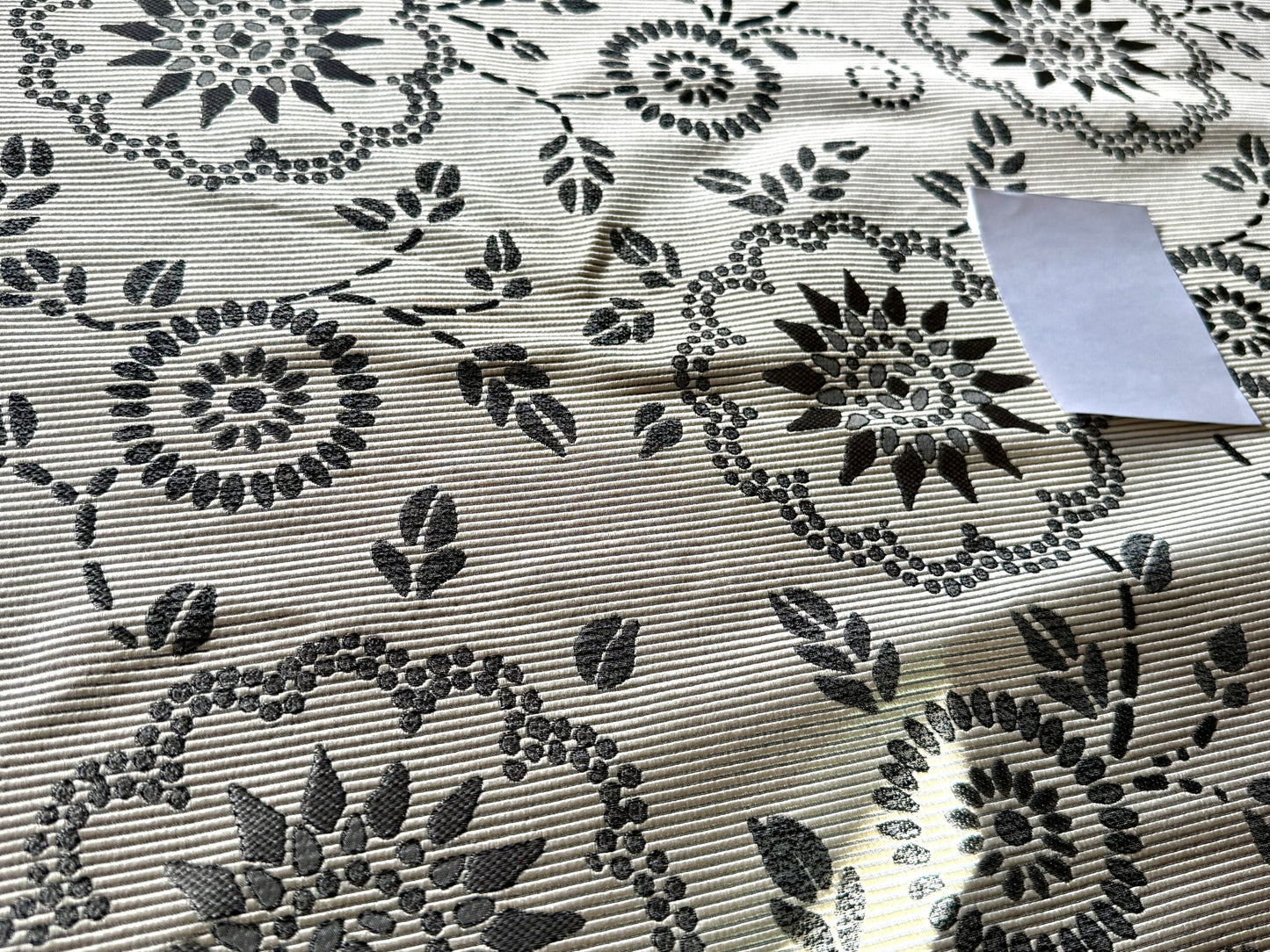 By Yard Scalamandre Kasumi Silver Cloud Silk Lampas Kimono Daisy Flower Art Deco MSRP USD 276/Y