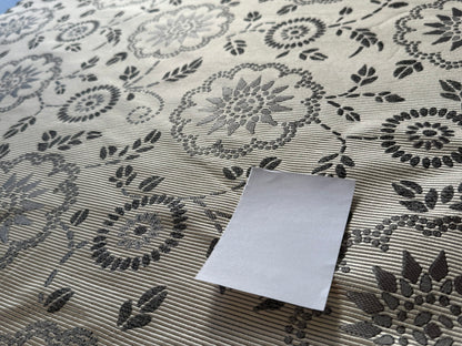 By Yard Scalamandre Kasumi Silver Cloud Silk Lampas Kimono Daisy Flower Art Deco MSRP USD 276/Y