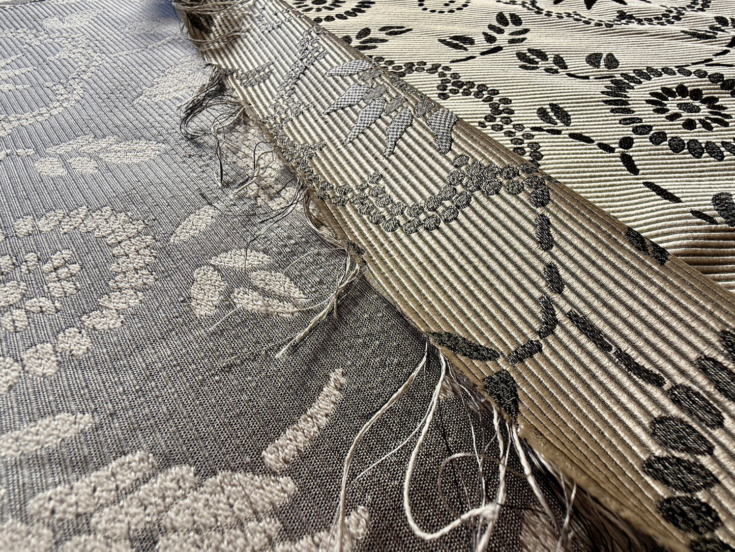 By Yard Scalamandre Kasumi Silver Cloud Silk Lampas Kimono Daisy Flower Art Deco MSRP USD 276/Y