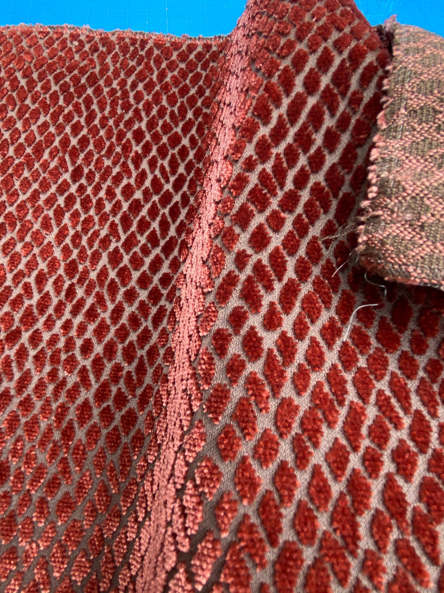 29 Berkbox101 Square Silky by Scalamandre Iguana Granata Red Small Scale Silk Cotton Jacquard Velvet MSRP USD300+/y