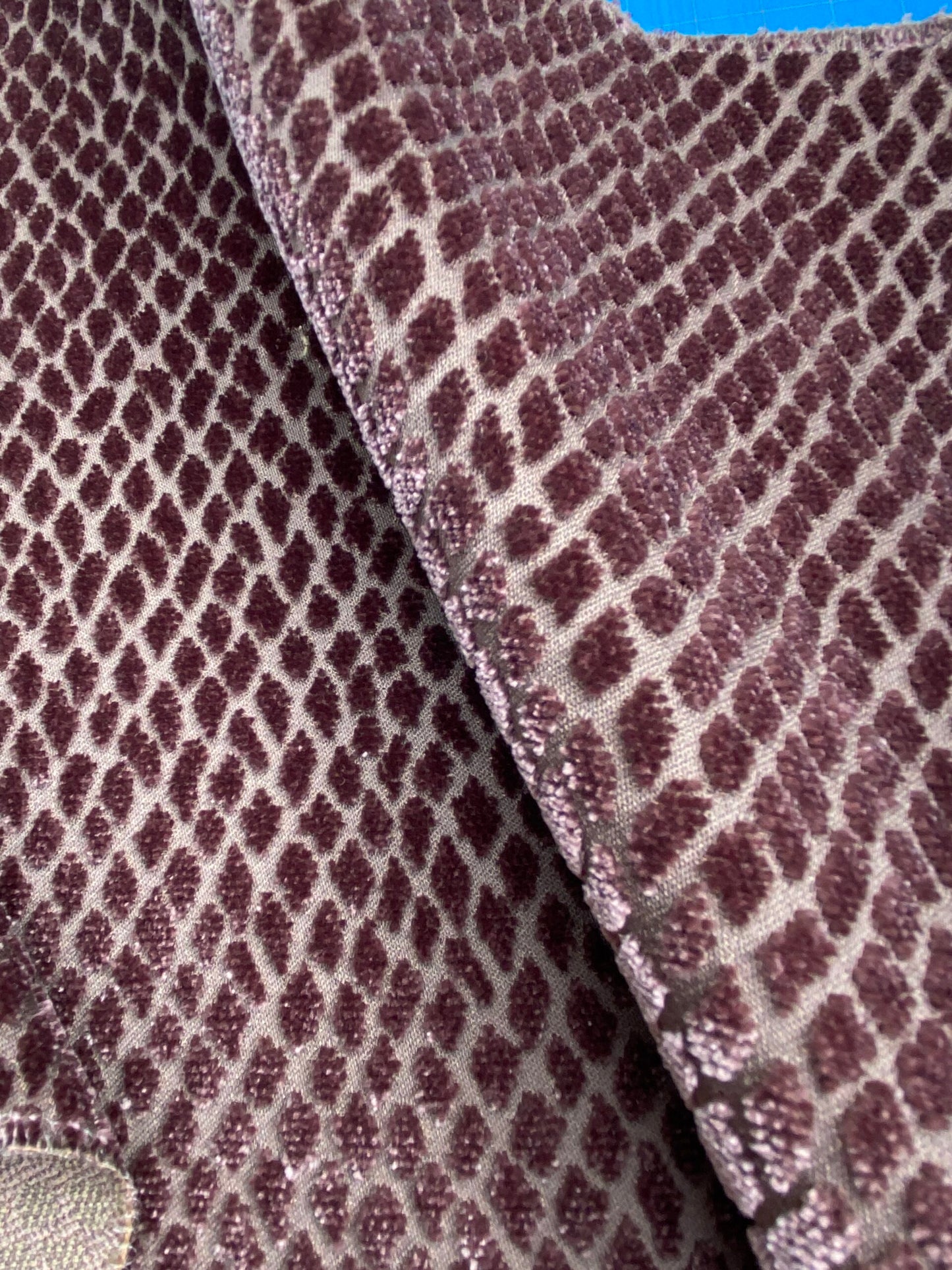 32 Berkbox101 Square Silky by Scalamandre Iguana Ametista Purple Small Scale Silk Cotton Jacquard Velvet MSRP USD300+/y