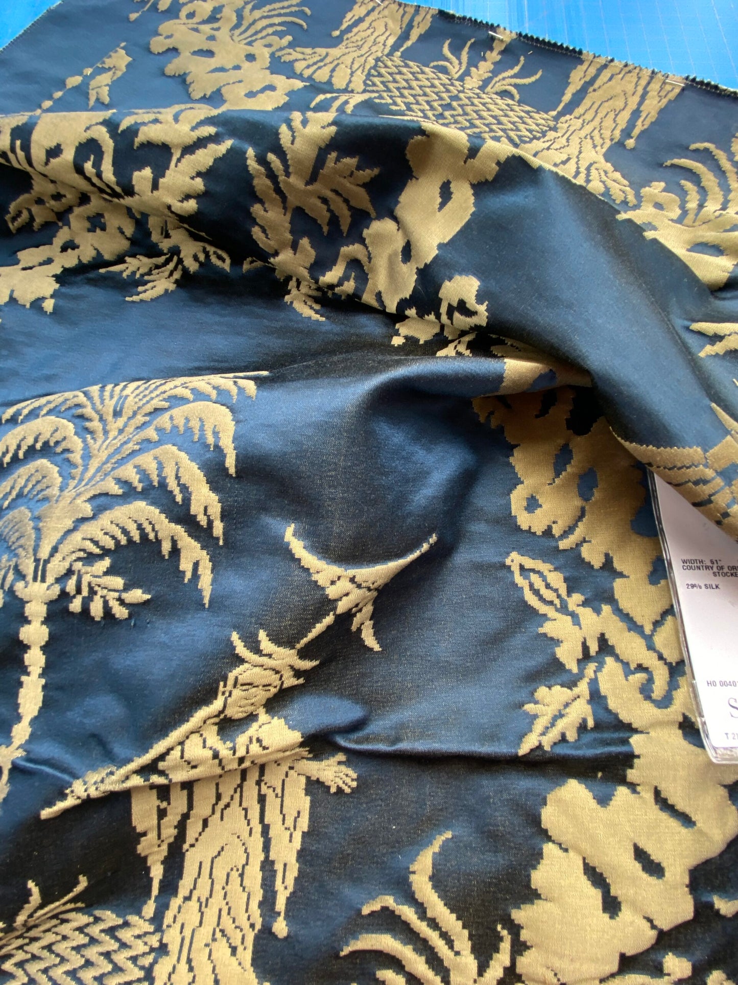 53 Berkbox101 Square Silky by Tassinari and Chatel Les Chinois Marine Blue Beige Damask Chinoiserie Historic MSRP USD 700+/y