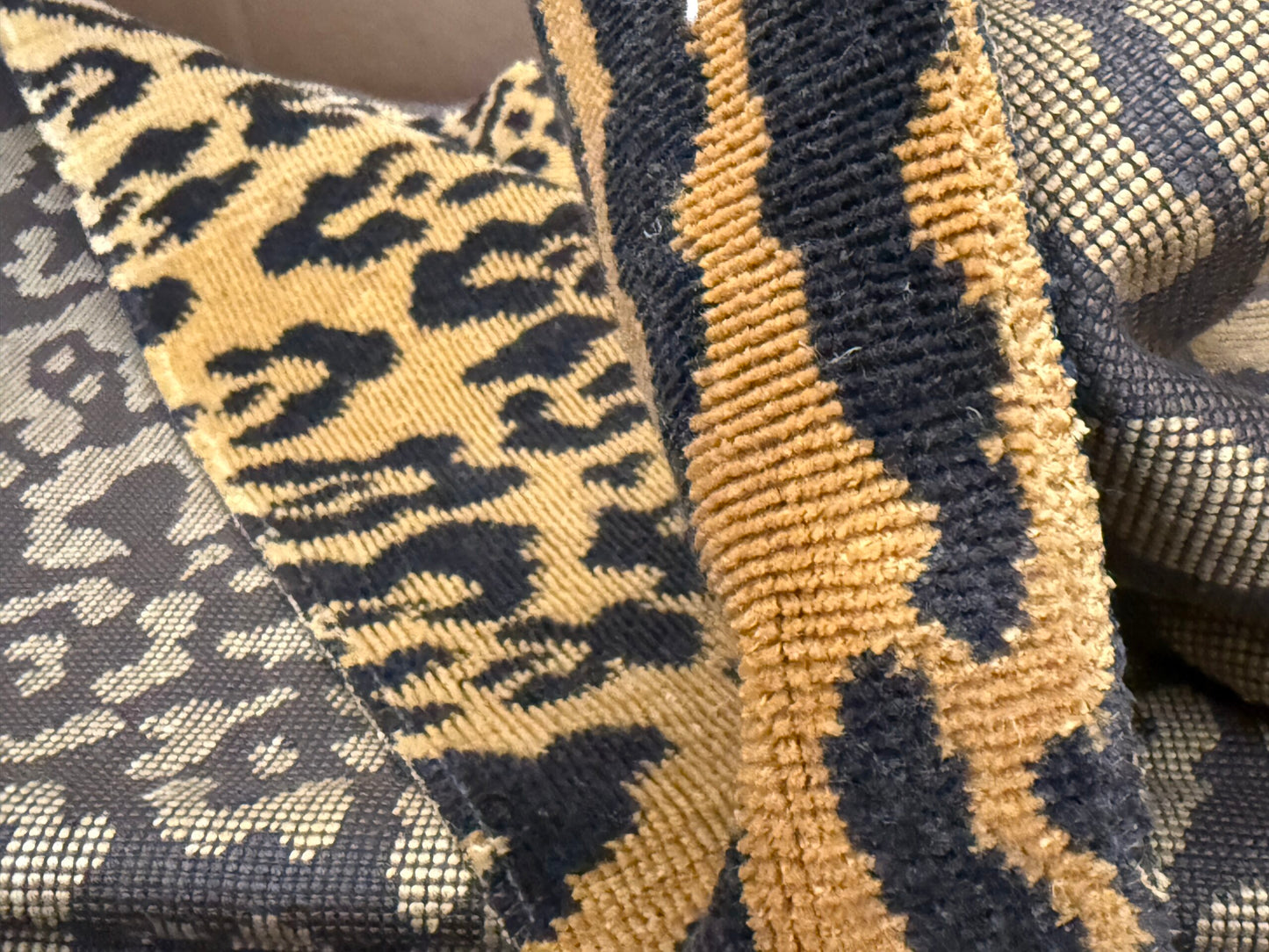 13 Berkbox63 27"x1.2yard Scalamandre Old World Weavers Leopard Velvet Piccolo  Linen Hiend Animal skin Cheetah Orange Black Velvet MSRP USD 500+/yard