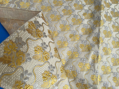 65 Berkbox101 Square Silk by Tassinari and Chatel Carmontel Gris Creme Small Scale Floral Historic MSRP USD704/y