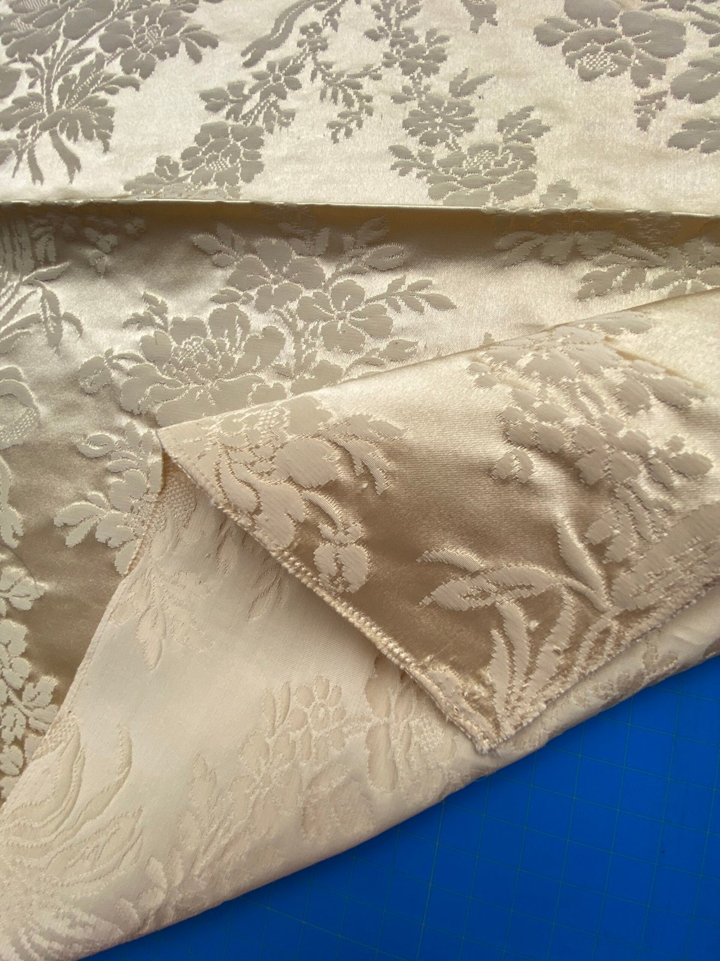 81 Berkbox101 Square Jacquard by Lelievre Paris Amboise Ecume Beige Damask Floral Viscose MSRP USD632/y
