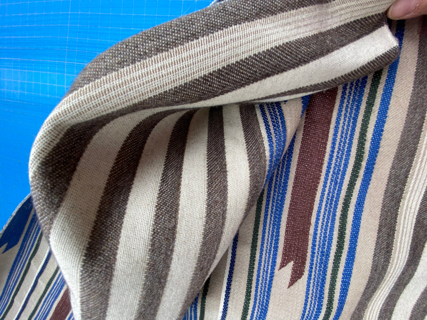 21 Berkbox102 Square Jacquard by Scalamandre Cheyenne Blu Grigio Blue Gray Beige Brown Stripe Geometric MSRP USD 300+/y