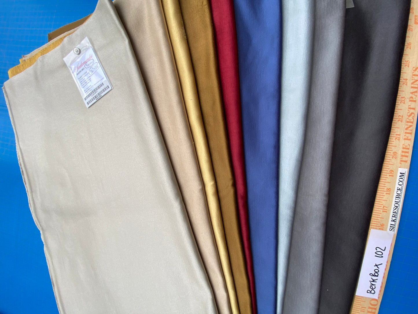 22 Berkbox102 Square Plains Texture by Scalamandre Raku Unito Colony Plain Satin Solid 26"x26" 9 Pieces in Different Colorways  MSRP USD 300+/y