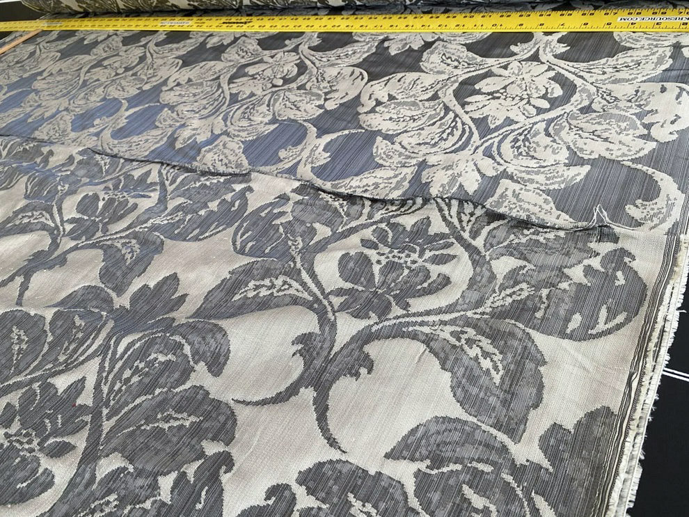 Stroheim & Romann Luxurious 100% Silk Renaissance Medallion Fleur De Lis Damask Silver White Pewter MSRP USD300+/Y