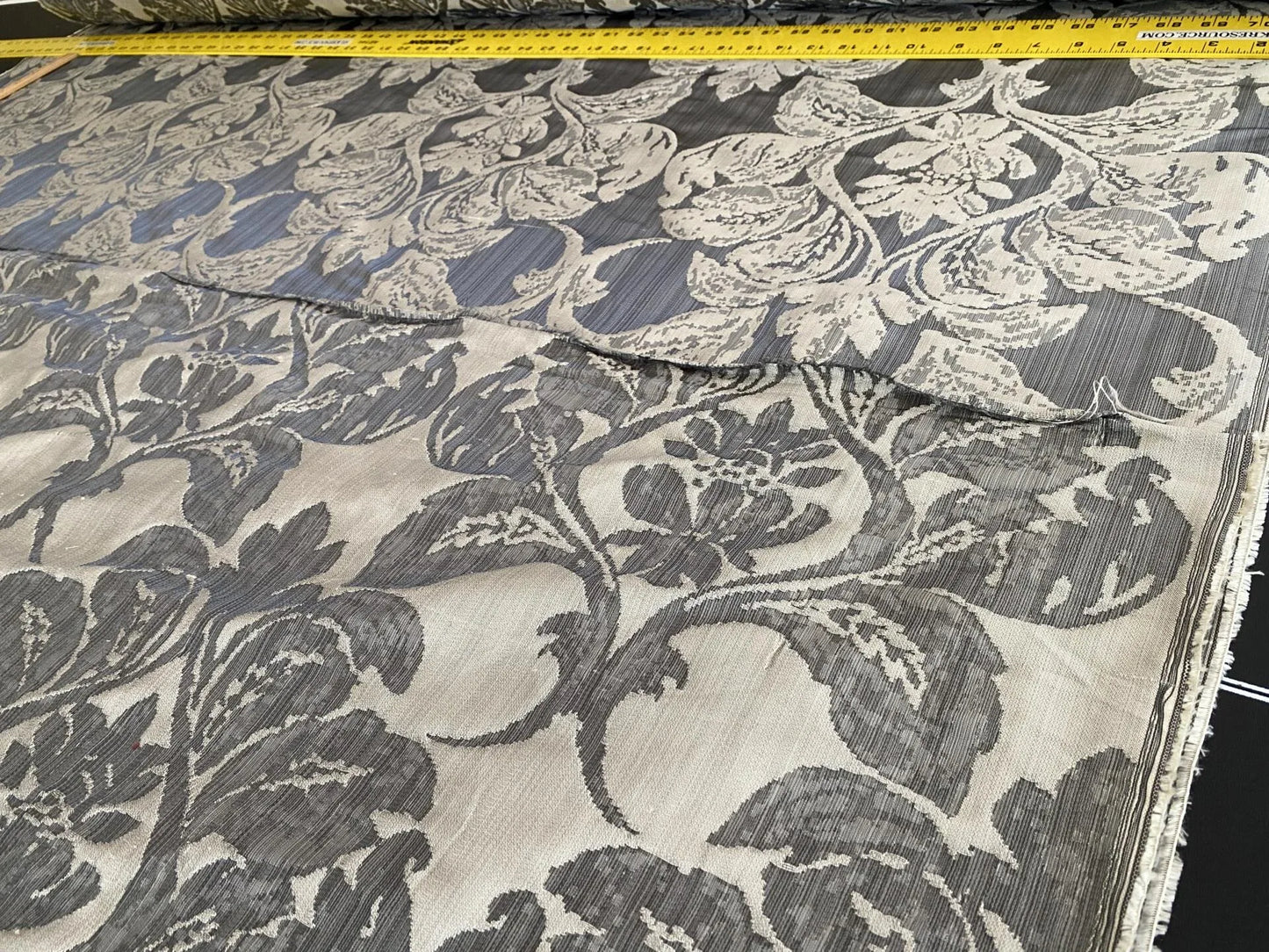 Stroheim &amp; Romann Luxurious 100% Silk Renaissance Medallion Fleur De Lis Damask Silver White Pewter MSRP USD300+/Y