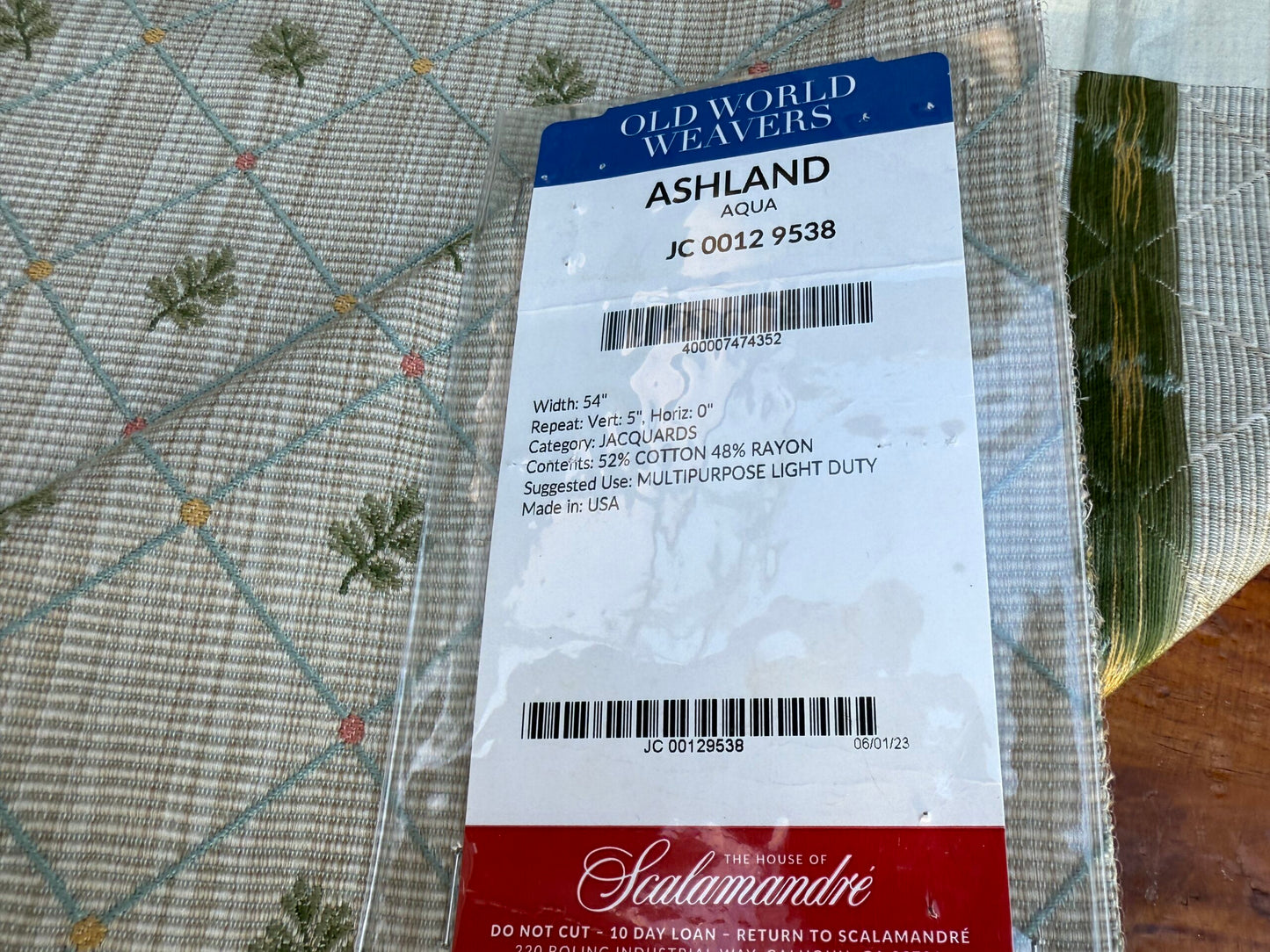 20 Berkbox106 18" x 18" Square Scalamandre ASHLAND AQUA light blue beige Diamond Botanical