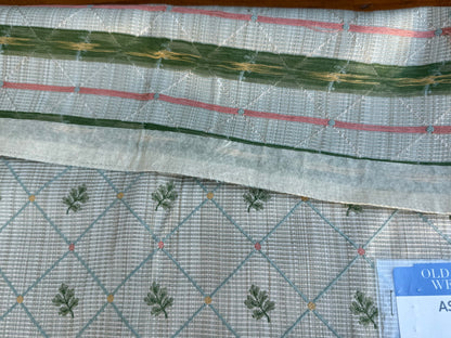 20 Berkbox106 18" x 18" Square Scalamandre ASHLAND AQUA light blue beige Diamond Botanical