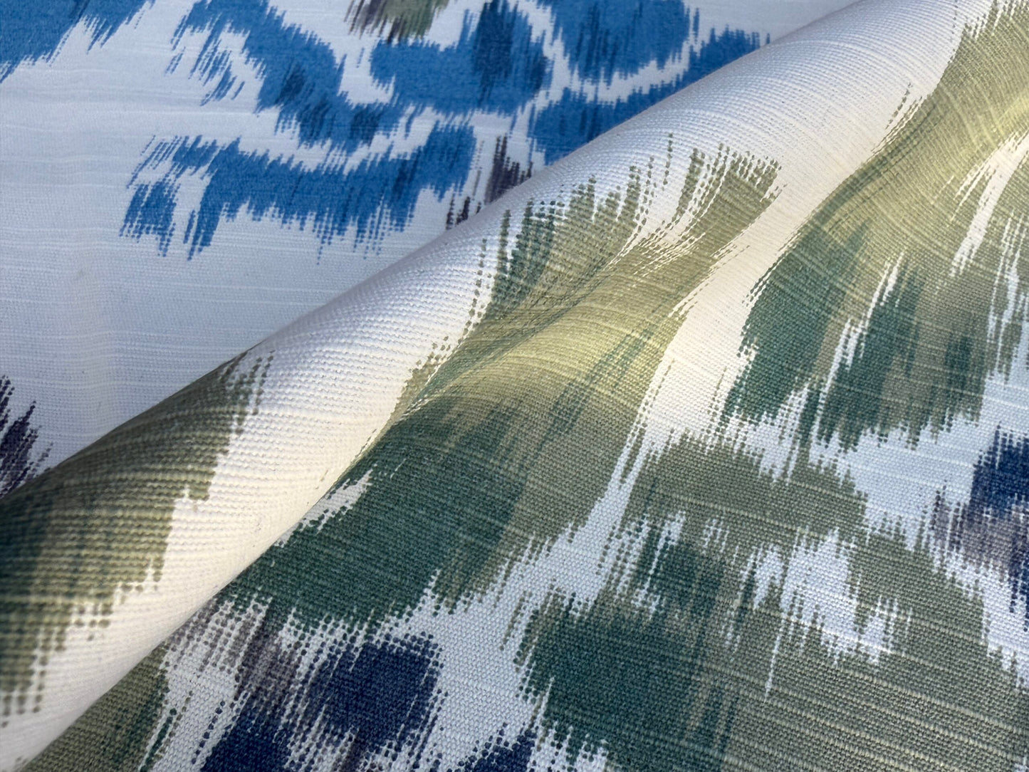 32 Berkbox106 18" x 18" Square Scalamandre Kew Gardens Blues on Ivory - Cus Green Blue Floral Botanical