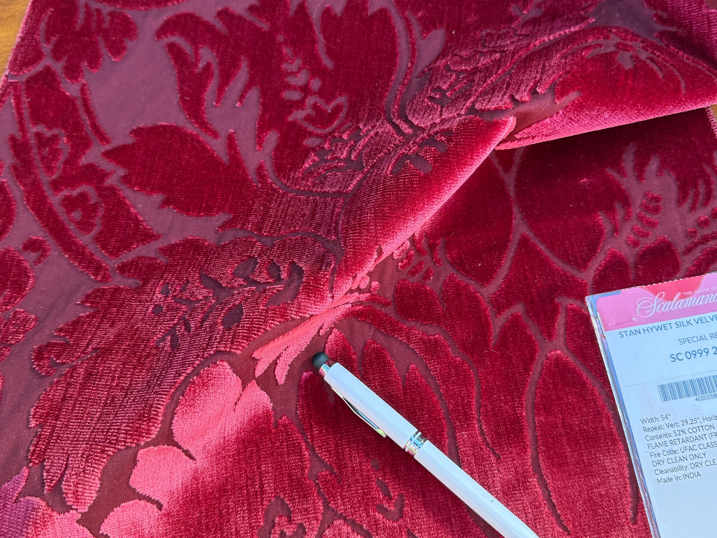 38 Berkbox106 17" x 17" Square Scalamandre Stan Hwet Silk Velvet Damask Special Red Velvet