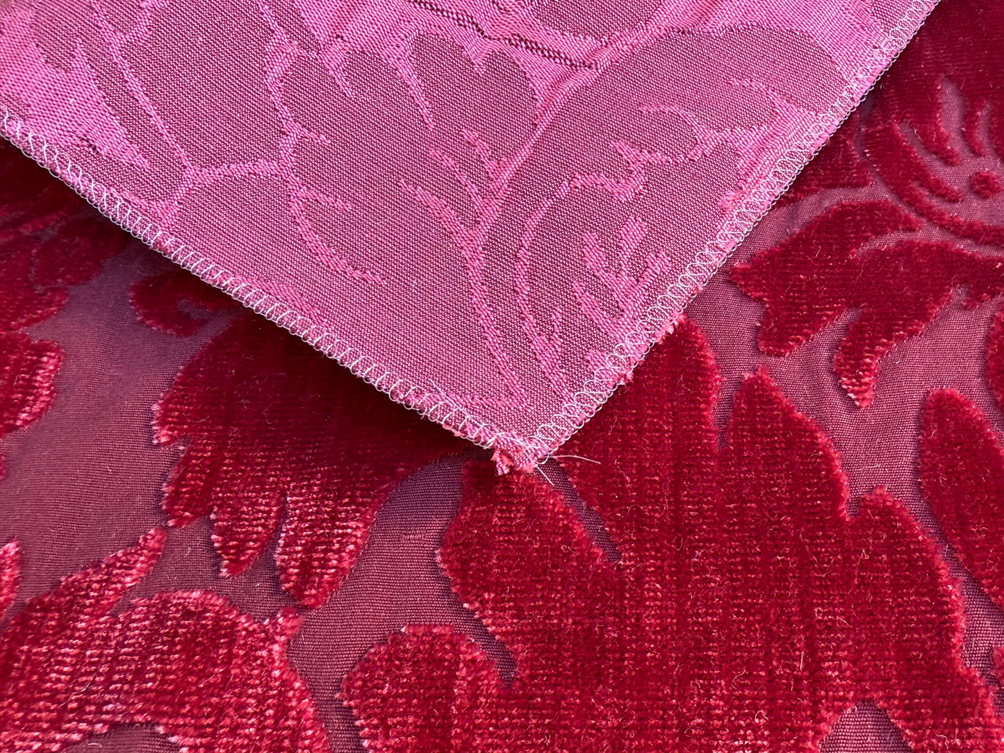 39 Berkbox106 17" x 17" Square Scalamandre Stan Hwet Silk Velvet Damask Special Red Velvet