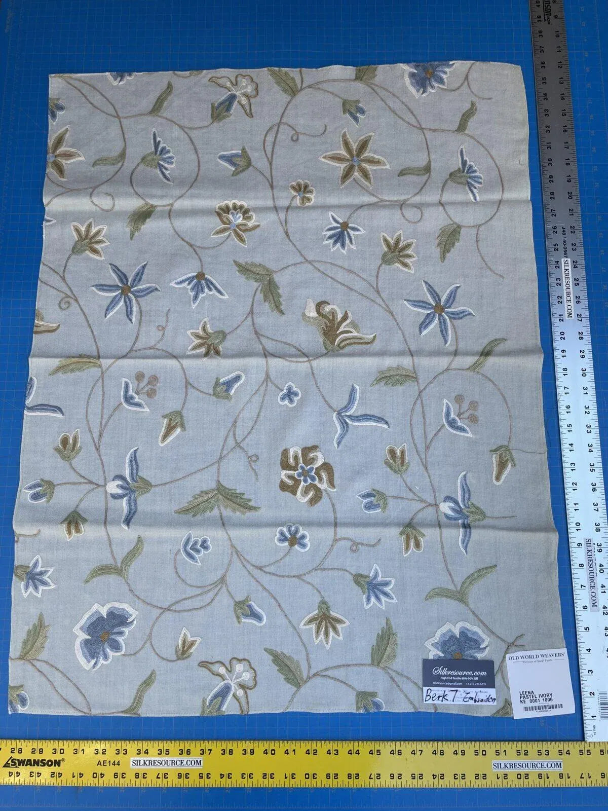 9d Berkbox7 Scalamandre Leen Pastel Ivory Wool Crewel Embroidery MSRP USD 380/Y