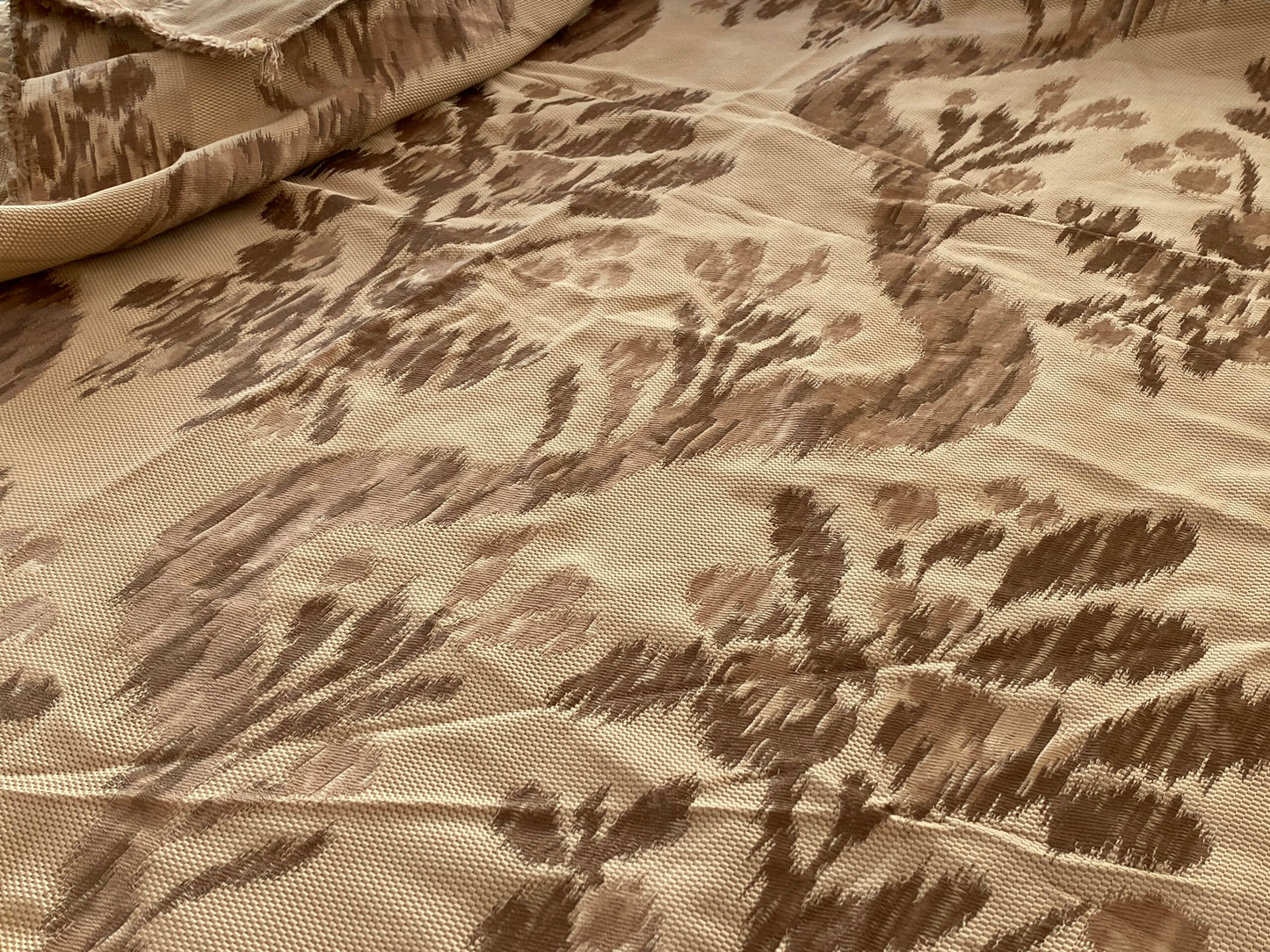 Scalamandre Visby Beige Silver Gold - Old World Weavers 100% Silk Lampas - 1.3 Yard (Berkbox65-30)