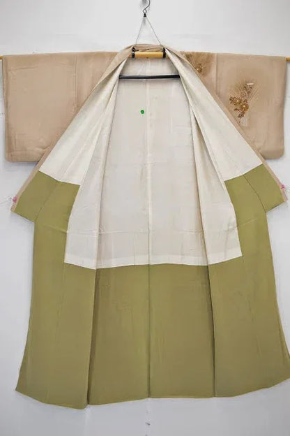 High Quality Silk Wedding Tsukesage Classic Chrysanthemum Tan