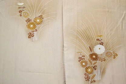 High Quality Silk Wedding Tsukesage Classic Chrysanthemum Tan
