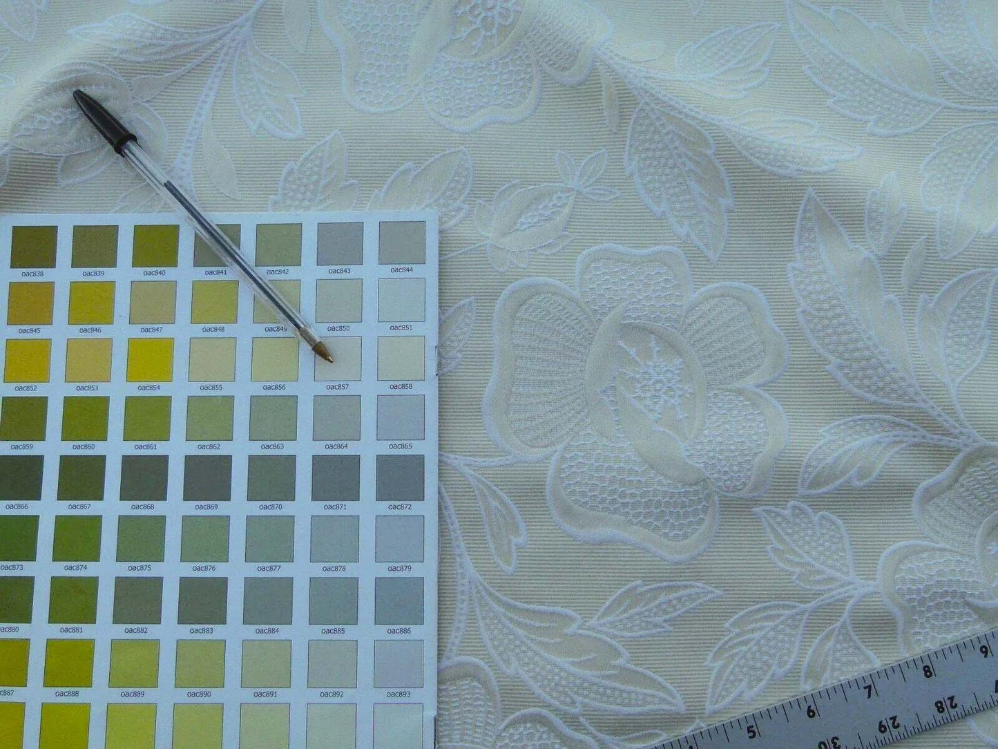 By Yard Jacobean Bouquet Woven Flowers Fh Ivory Scalamandre MSRP USD 192Usd/Y