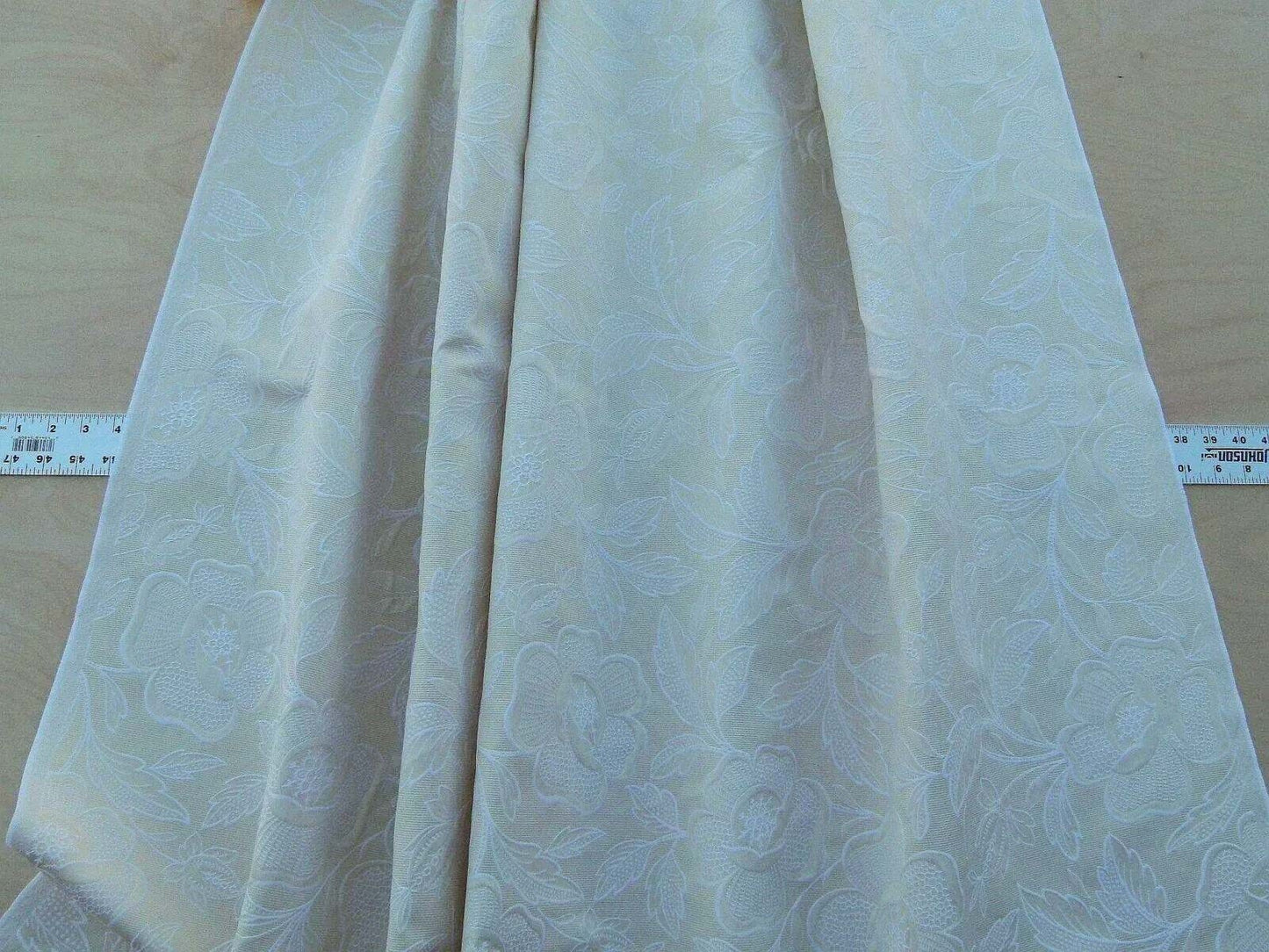 By Yard Jacobean Bouquet Woven Flowers Fh Ivory Scalamandre MSRP USD 192Usd/Y