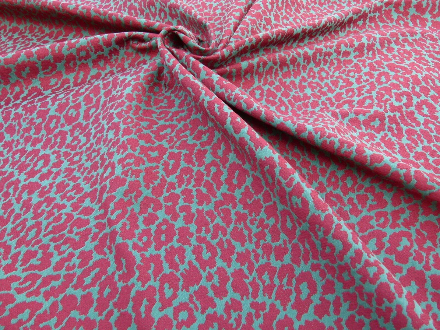 Scalamandre Enchanting Himalaya Red Green Animal Skin Snow Leopard Fonthill Tapestry Heavy!