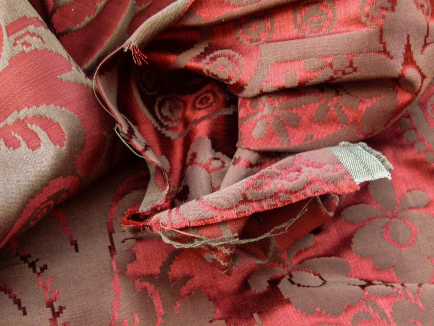 Scalamandre Murat Red Gold Orange Renaissance Old World Weavers Traditional Damask MSRP USD 310/y