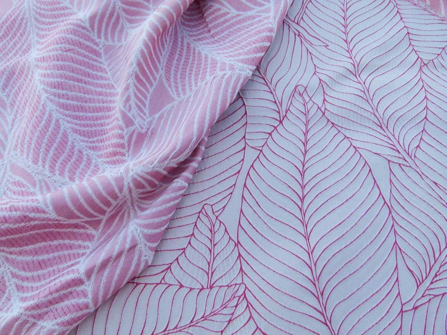 Scalamandre Sagamore Hill Coral Pink Silk Lampas Tropical Foliage Old World Weavers MSRP USD 492/Y