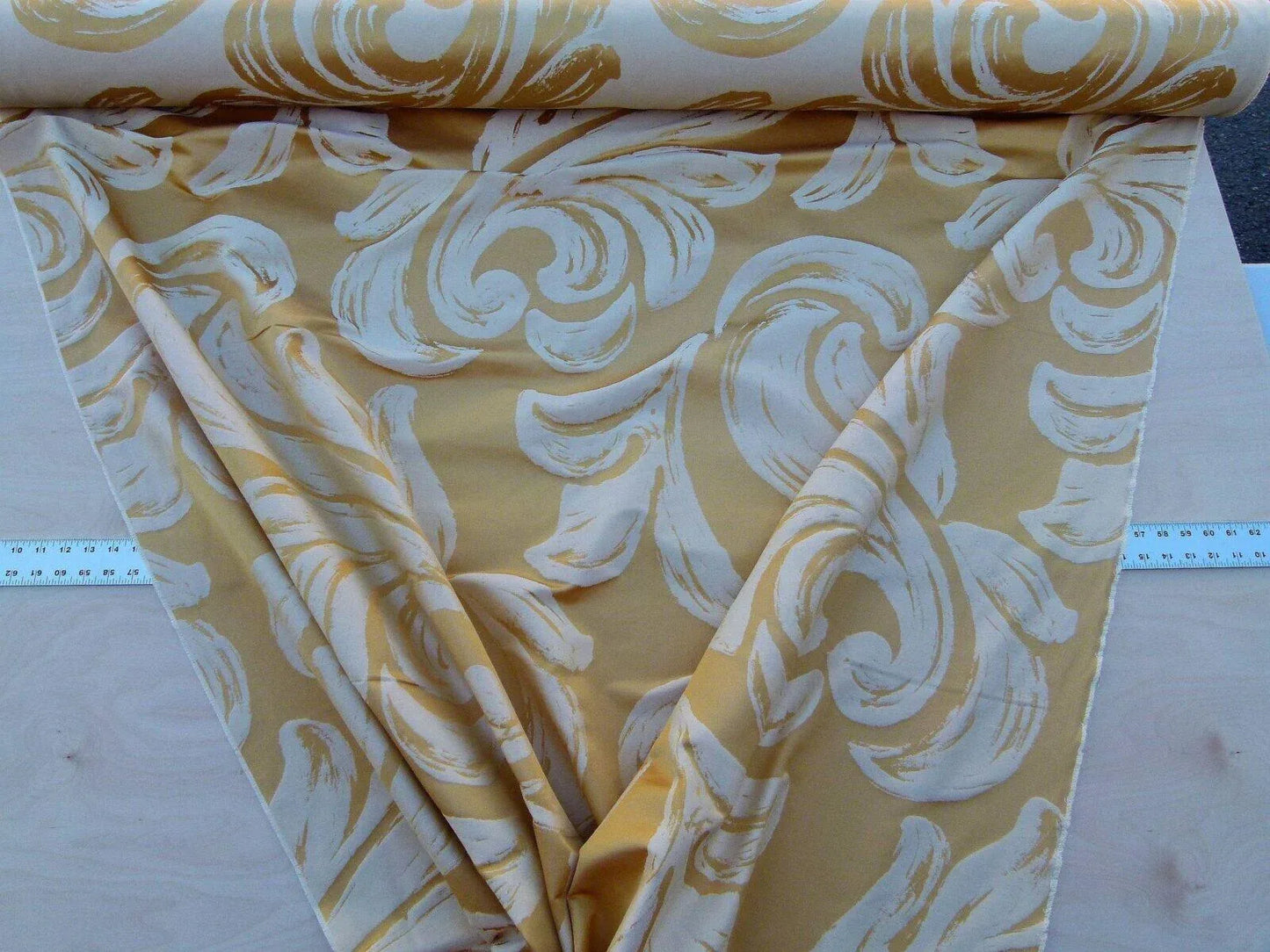 By Yd Scalamandre Duquette Fh Gold Old World Weavers Silk Damask Swirl MSRP USD 284/Y