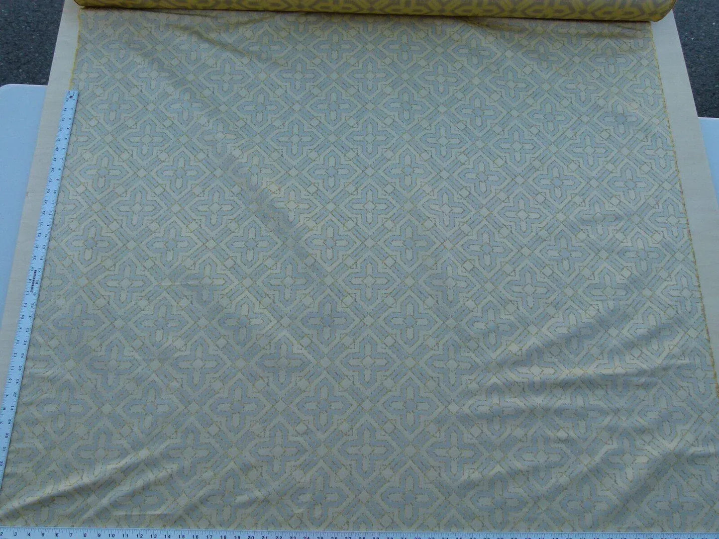 By Yd Scalamandre Charing Cross Gw Mellow Yellow Grey Watkins Iridescent MSRP USD 264/Y