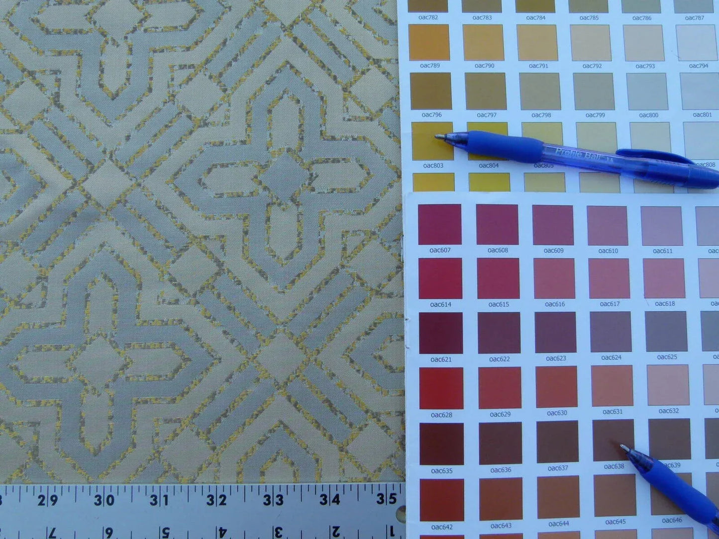 By Yd Scalamandre Charing Cross Gw Mellow Yellow Grey Watkins Iridescent MSRP USD 264/Y