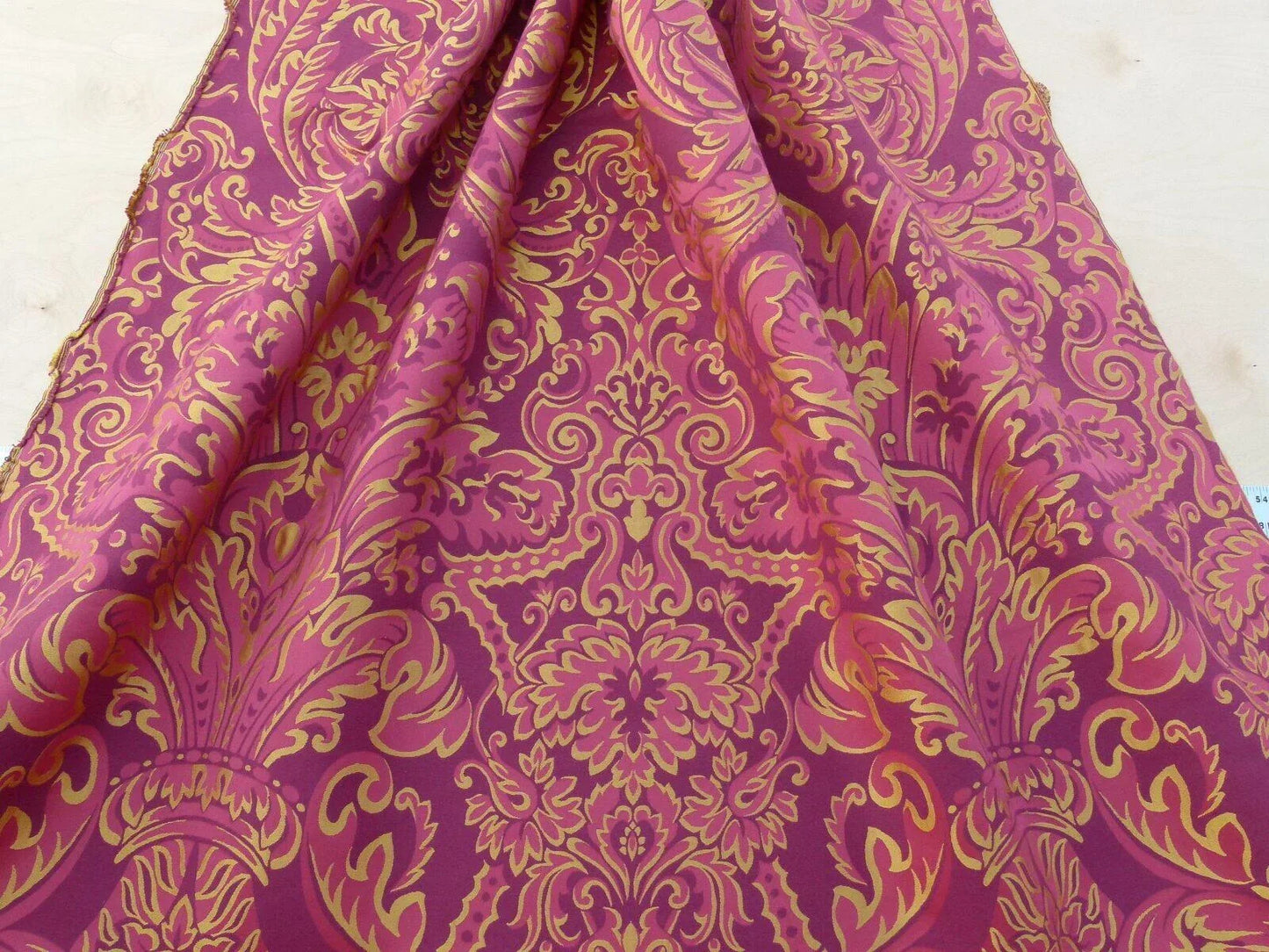 Scalamandre "chagall Red Gold Renaissance Damask Old World Weavers MSRP USD 152