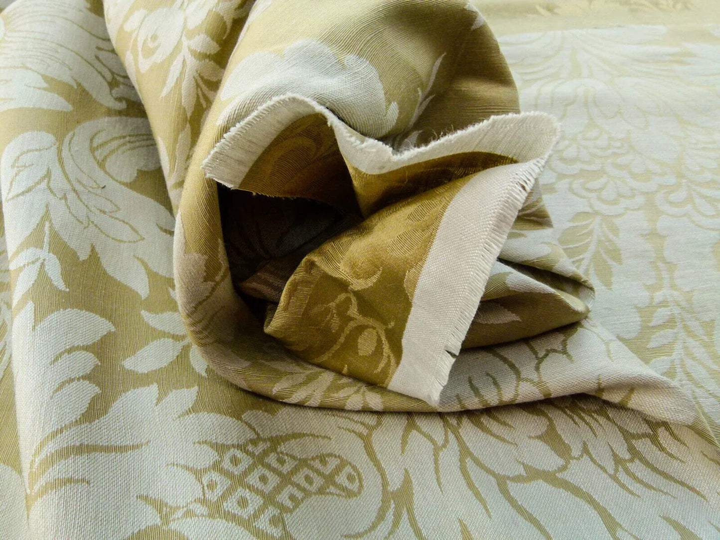 Scalamandre San Leucio Beige Gold Old World Weavers Silk Linen Renaissance Silk Damask MSRP USD 546/Y