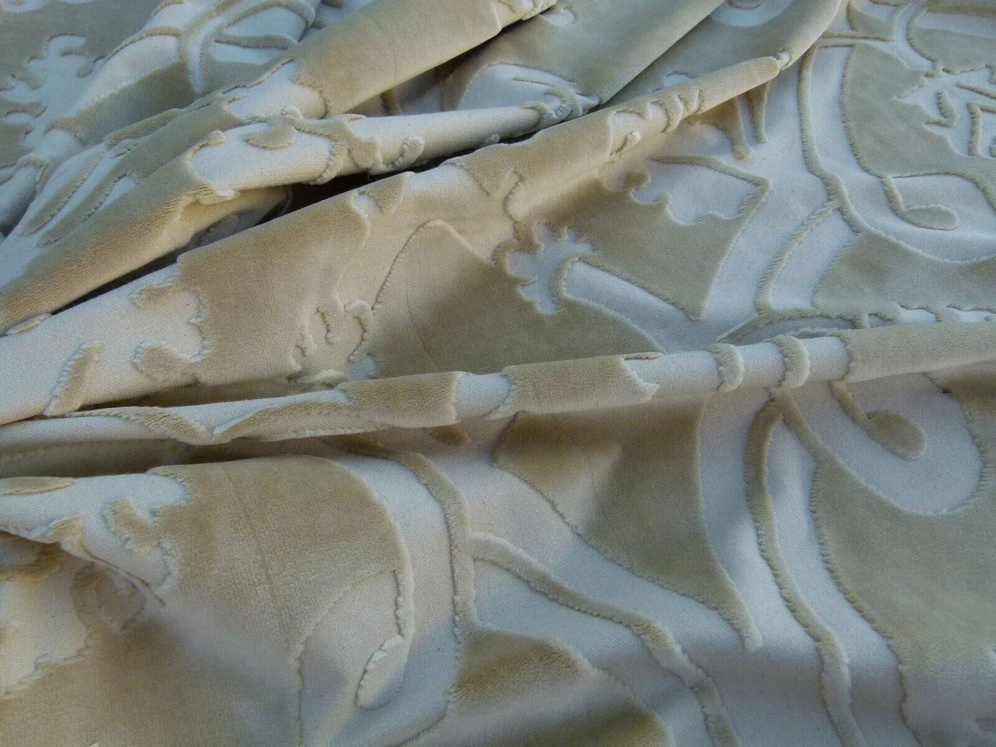 11y Scalamandre Velours Fonthill Savoie Beige Cut Velvet 100% Cotton Old World Weavers MSRP USD 304/Y Defects