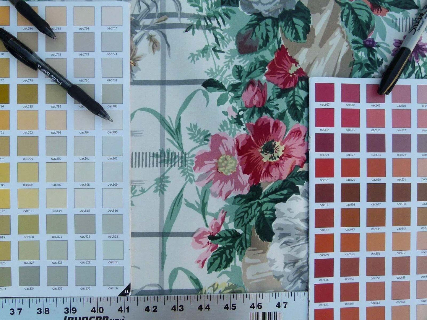 By Yard Scalamandre Eugenie Multi/taupe Chintz Tromp D’oeil Satin Sache Rose Garland MSRP USD 288/Yd