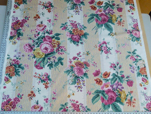 By Yard Scalamandre Amberley Fonthill Multi/beige English garden RoseFloral Chintz Old World Weavers MSRP USD 170/Y