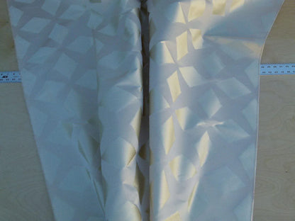 Scalamandre Polygon Grey Watkins Brilliant Cream Silk Cotton Old World Weavers MSRP USD 260/Y