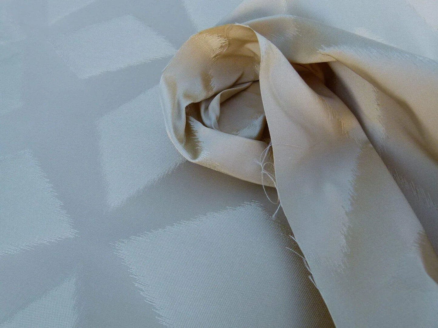 Scalamandre Polygon Champagne Gold Cream Watkins Brilliant Cream Silk Cotton Old World Weavers MSRP USD 260/Y